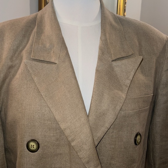 Liz Claiborne Vintage 80’s Cropped Linen Blazer. Size 6. Gently worn. - Picture 3 of 10